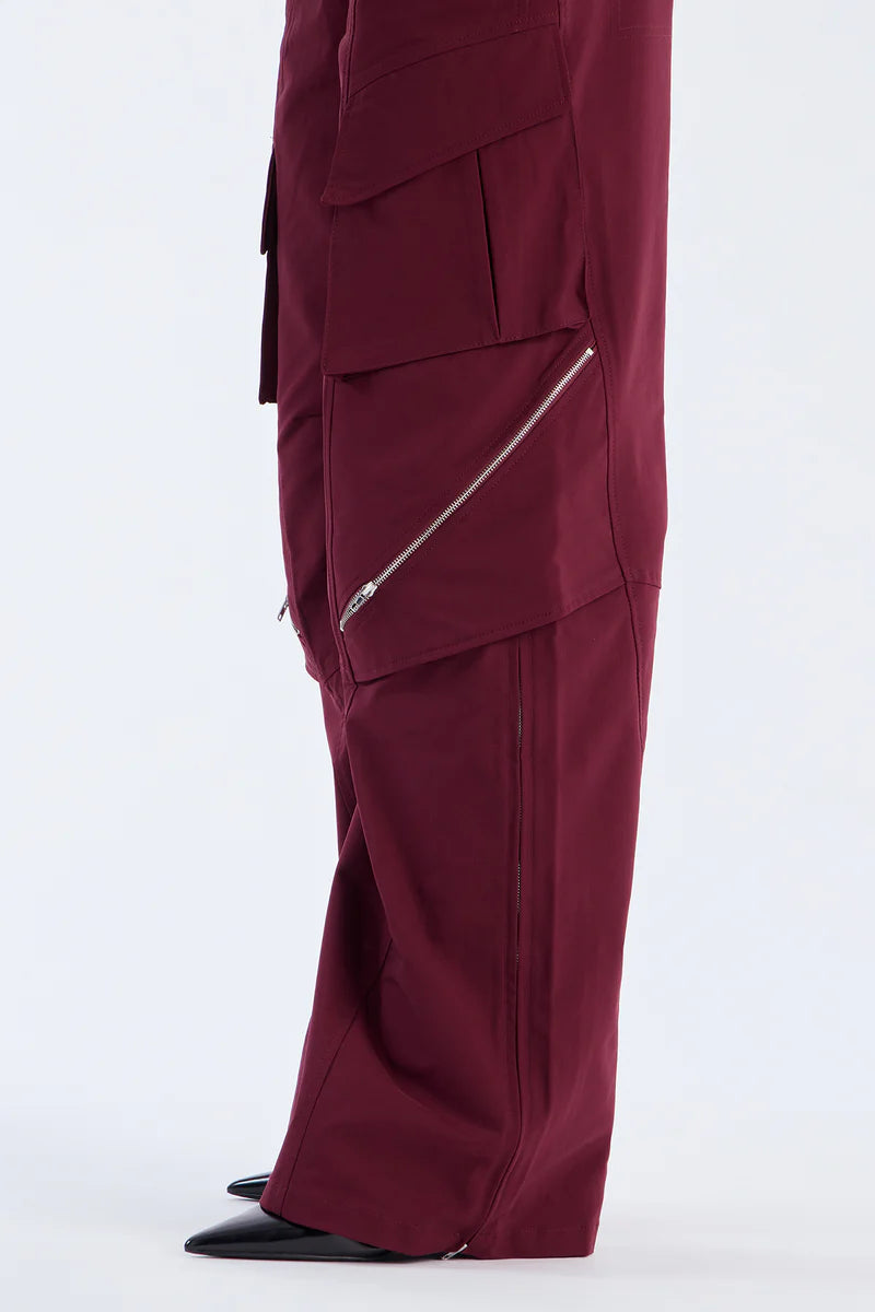 PANTALON CARGO DE CINTURA ALTA BURDEOS