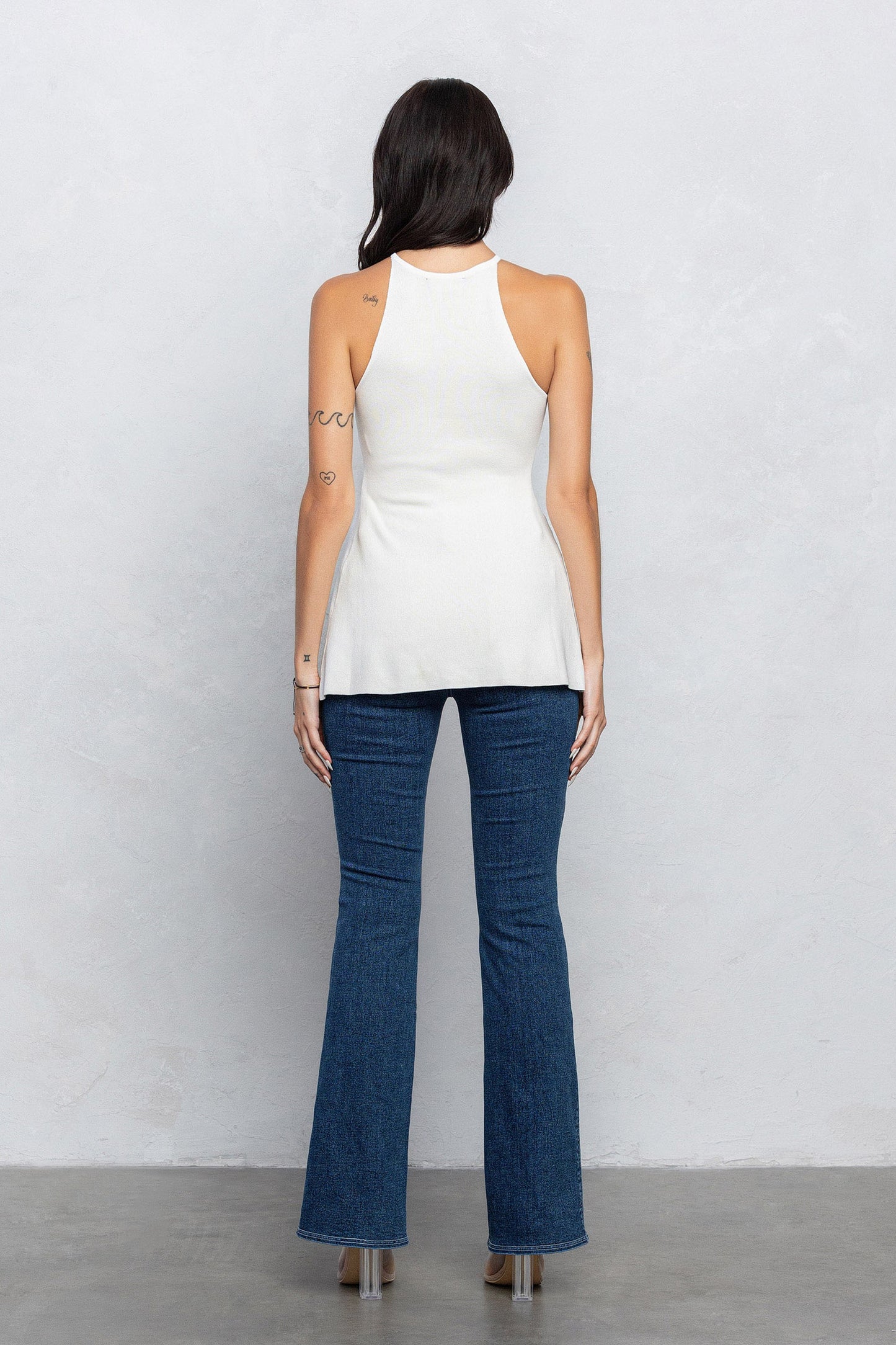 BLUSA HALTER CON ABERTURA