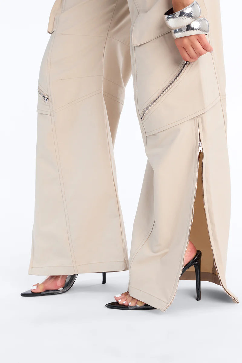 PANTALON CARGO DE CINTURA ALTA IVORY