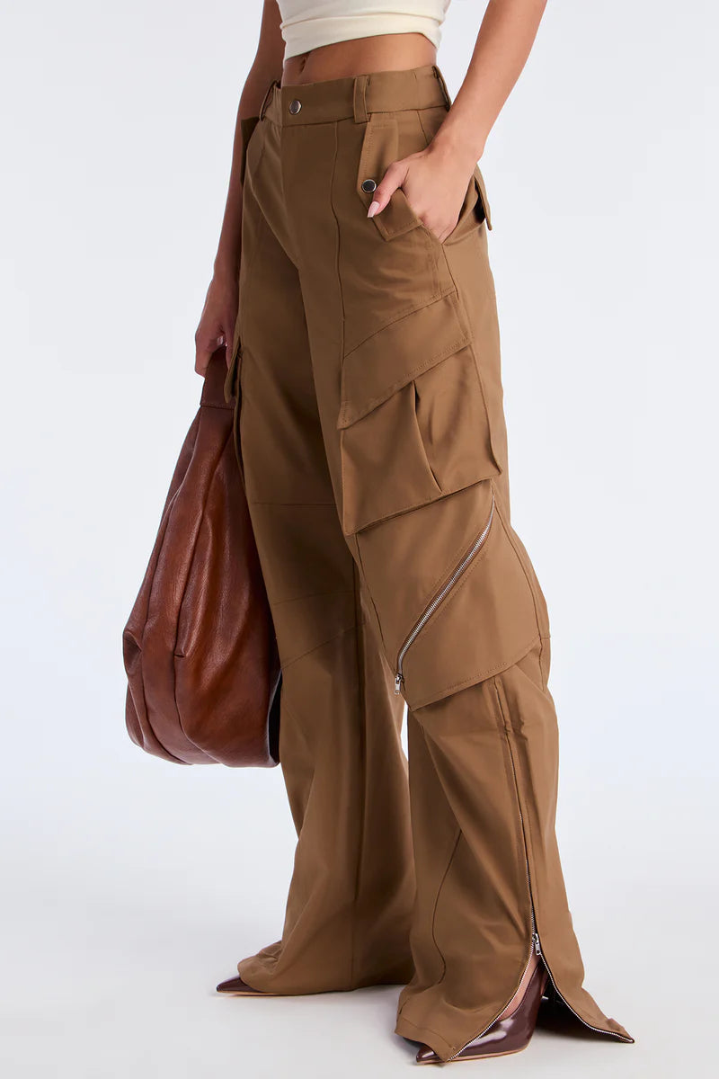 PANTALON CARGO DE CINTURA ALTA MARRON