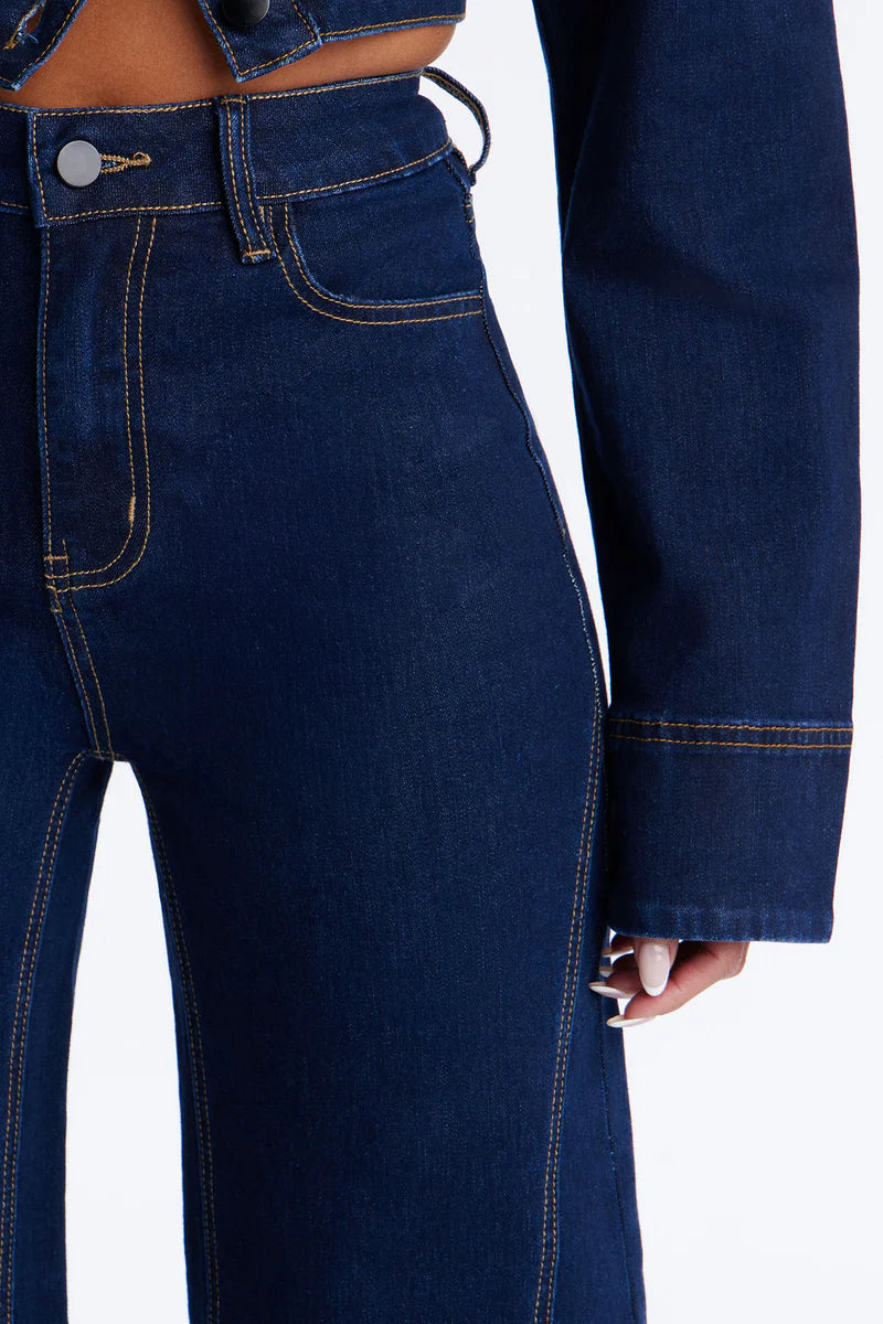 PANTALON FLARE DARK WASH