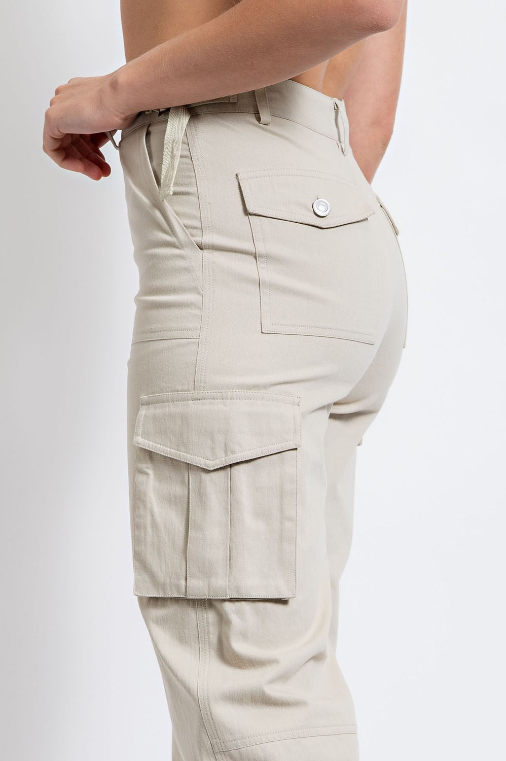 Pantalon cargo con ajuste en cintura