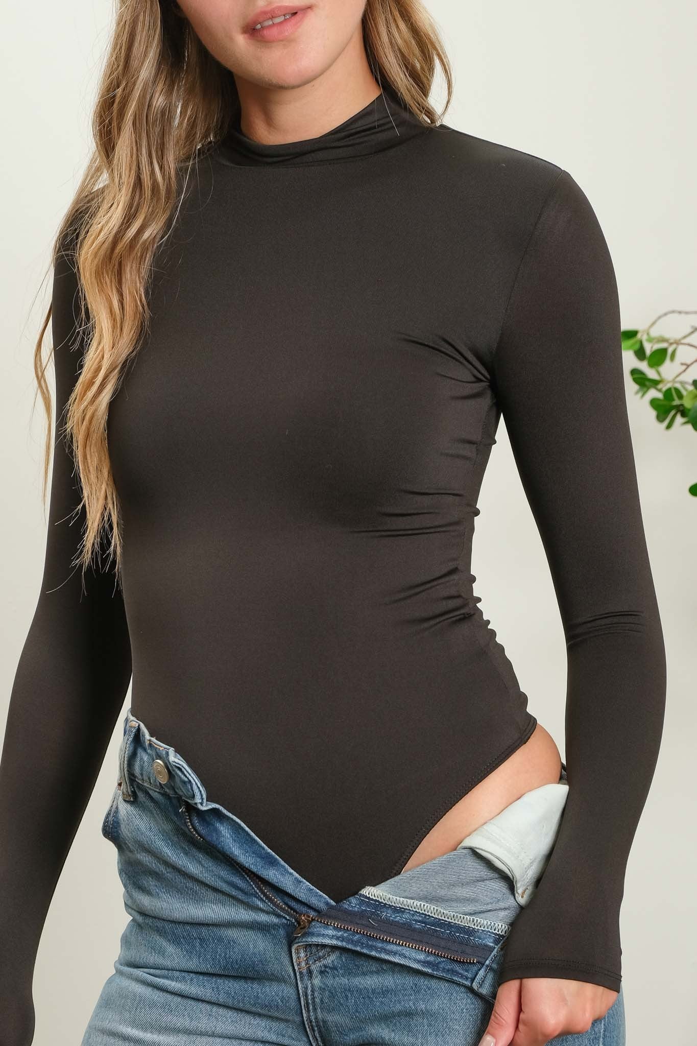 BODYSUIT BASICO DE CUELLO MEDIO