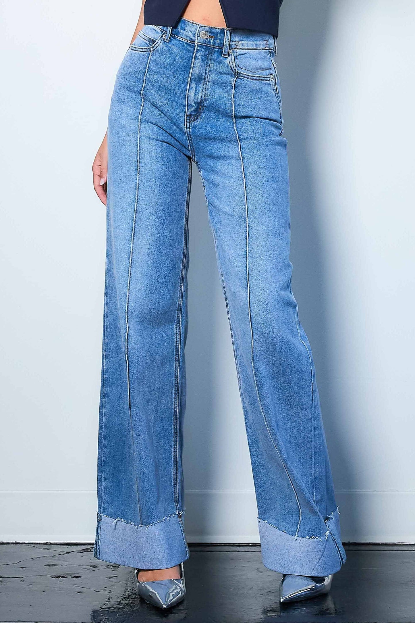 PANTALON WIDE LEG CON DOBLADILLO Y DETALLE DE COSTURA MEDIA