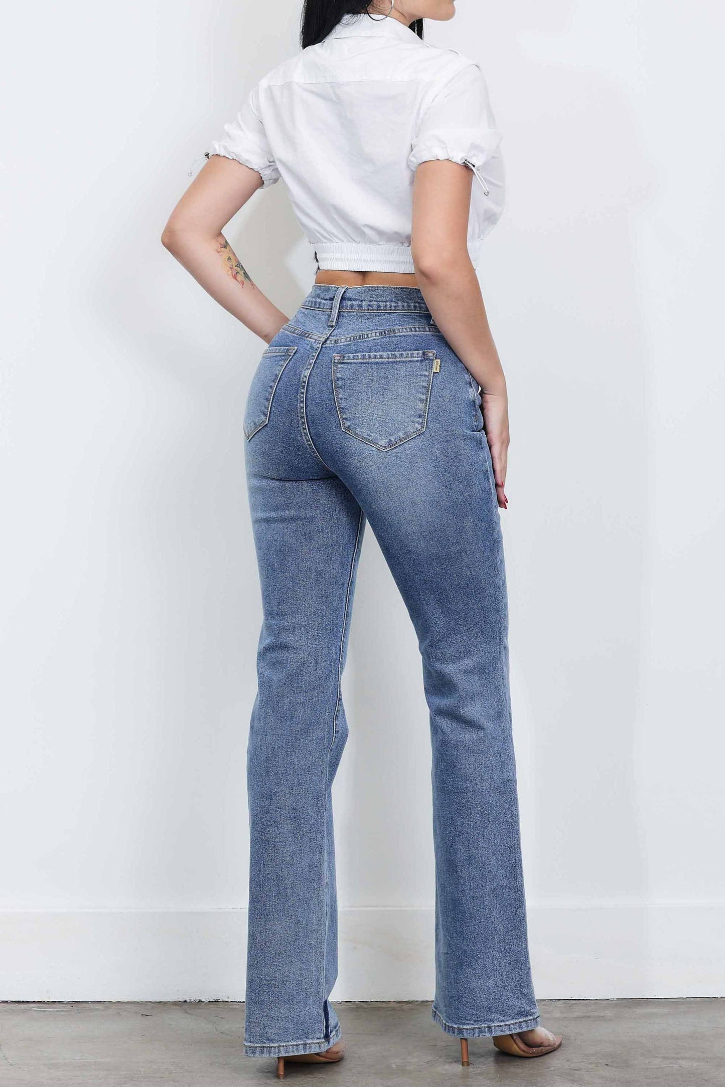 STRAIGHT JEANS