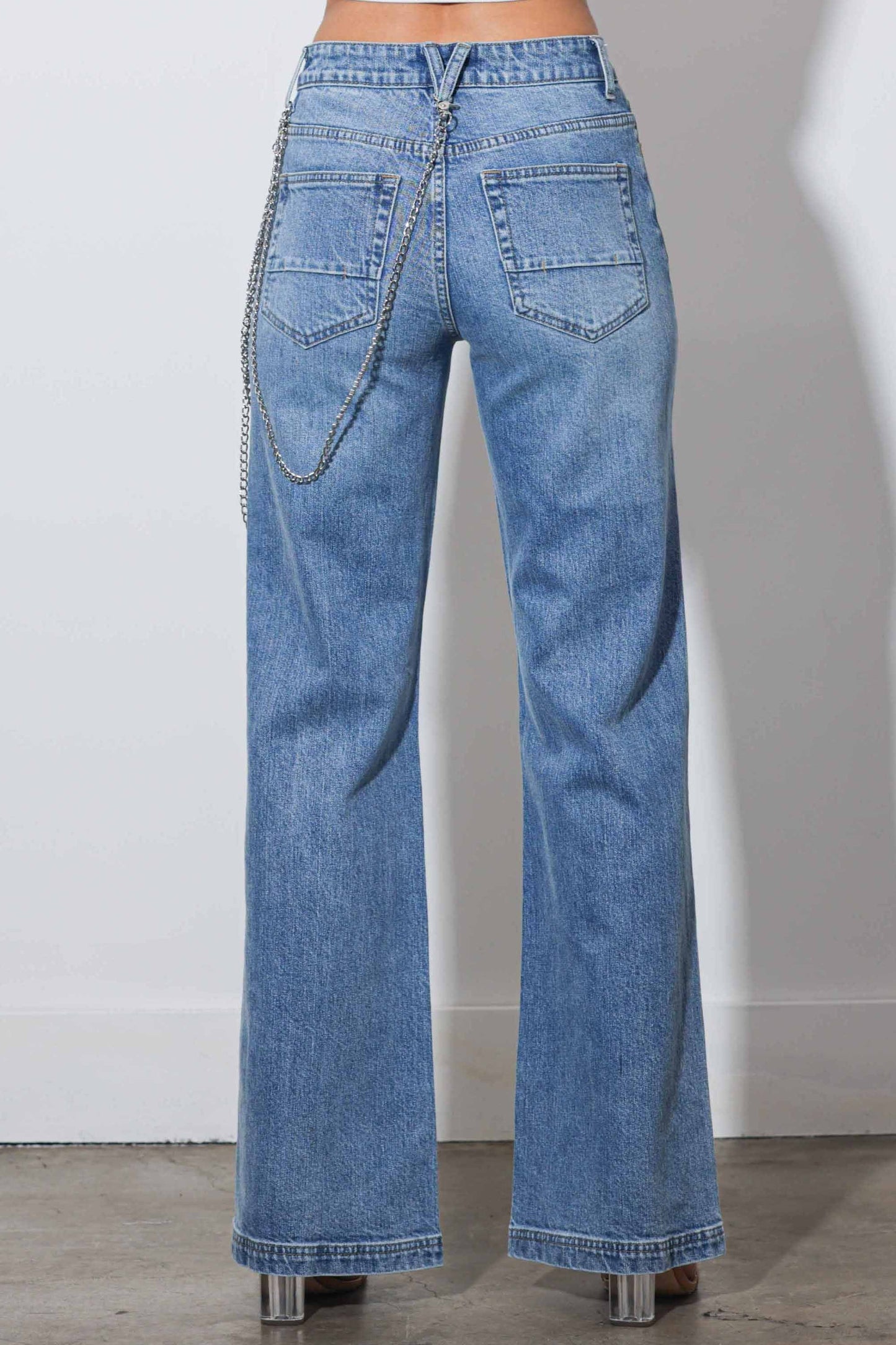 JEANS CORTE STRAIGHT