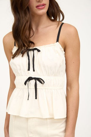 TOP DE TIRANTES CON DETALLE FRUNCIDO