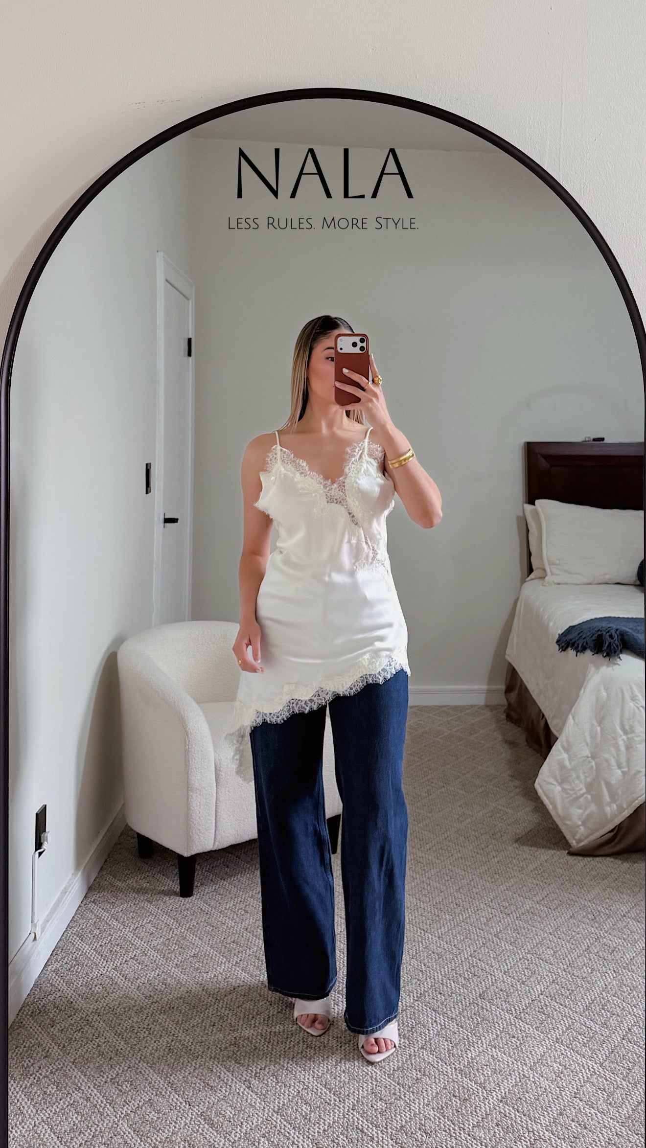 BLUSA DE SATÉN CON ENCAJE