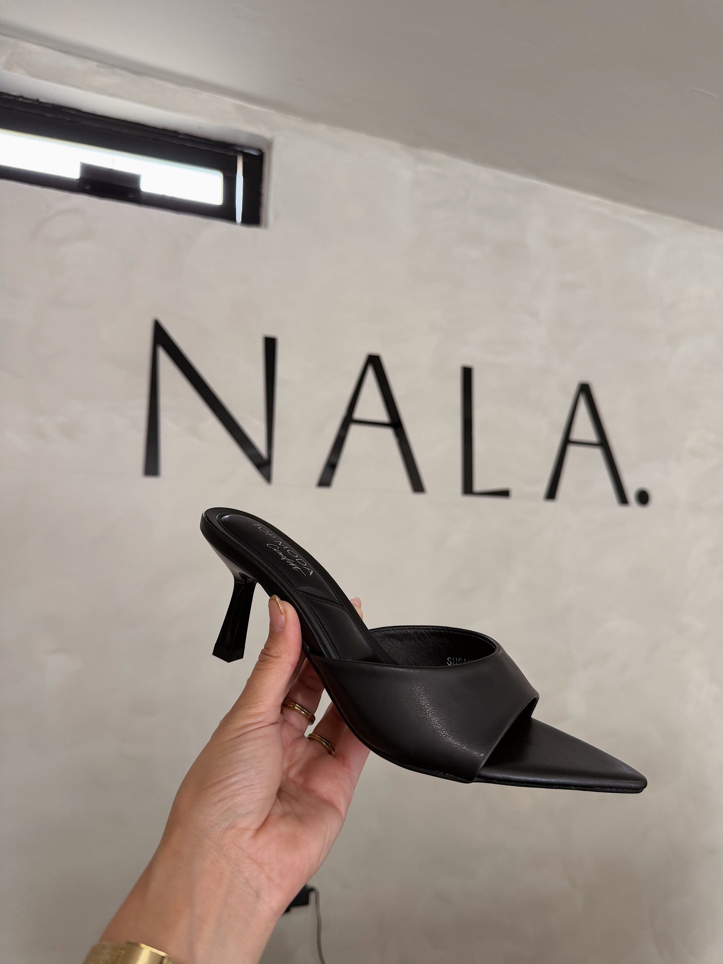 TACONES PUNTIAGUDOS